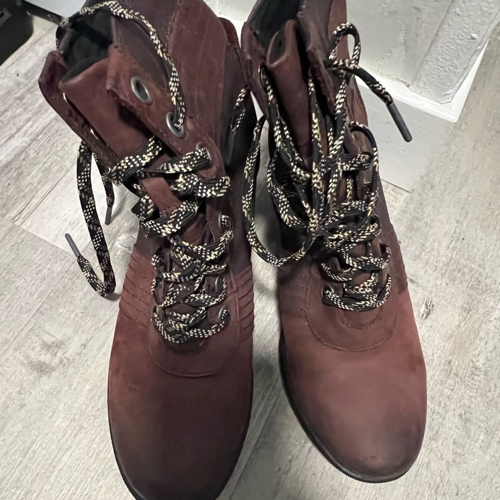Sorel Brown Combat Moto Boots Rugged Durable Design